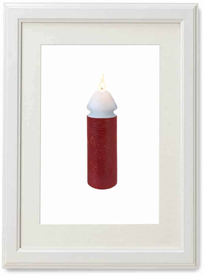 Dildo feito de uma vela acesa