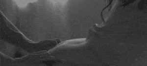 Gif_homem_tirando_calcinha_da_mulher