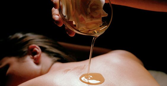 massagem a oleo