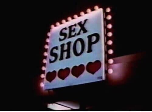 fachada iluminada de sex shop 3