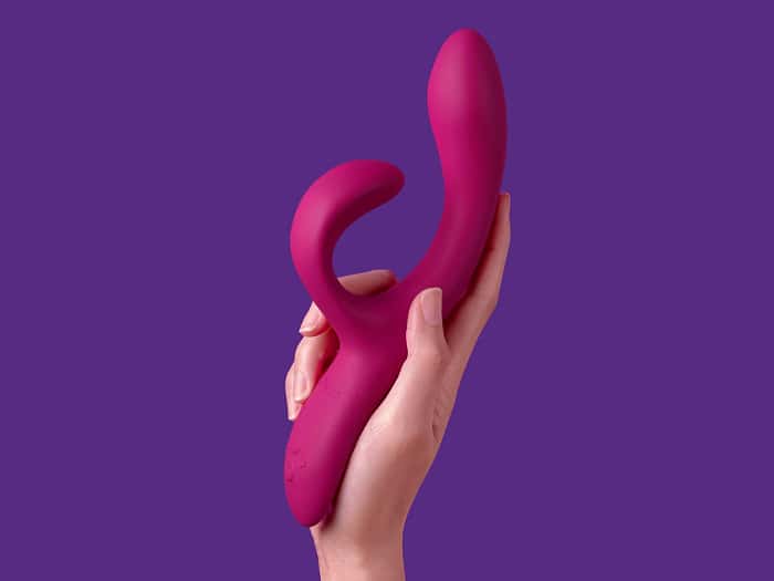 Vibrador We-Vibe Nova na mão