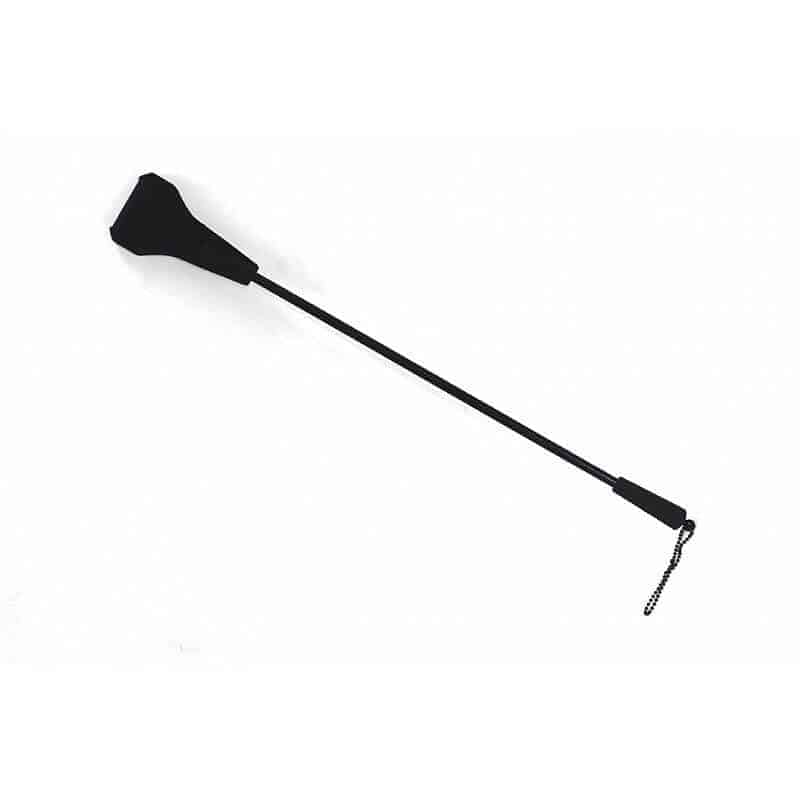 Foto de chibata em silicone preto comprida