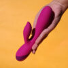 Dona Coelha Borogodo Novo 02 Dona Coelha Borogodó - Vibrador Rabbit Recarregável