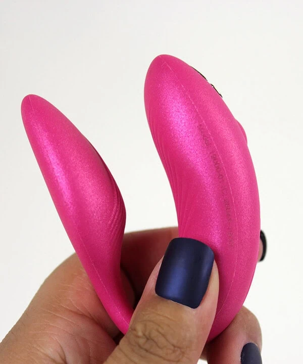 Vibrador de casal We-vibe Chorus, estimulador com controle remoto e app, ideal para momentos íntimos.