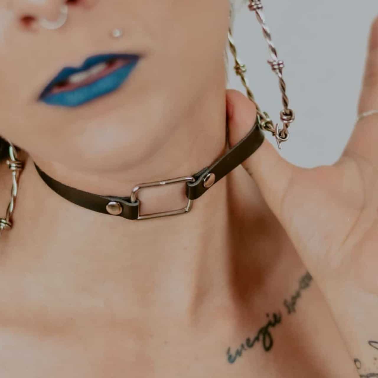 choker preta