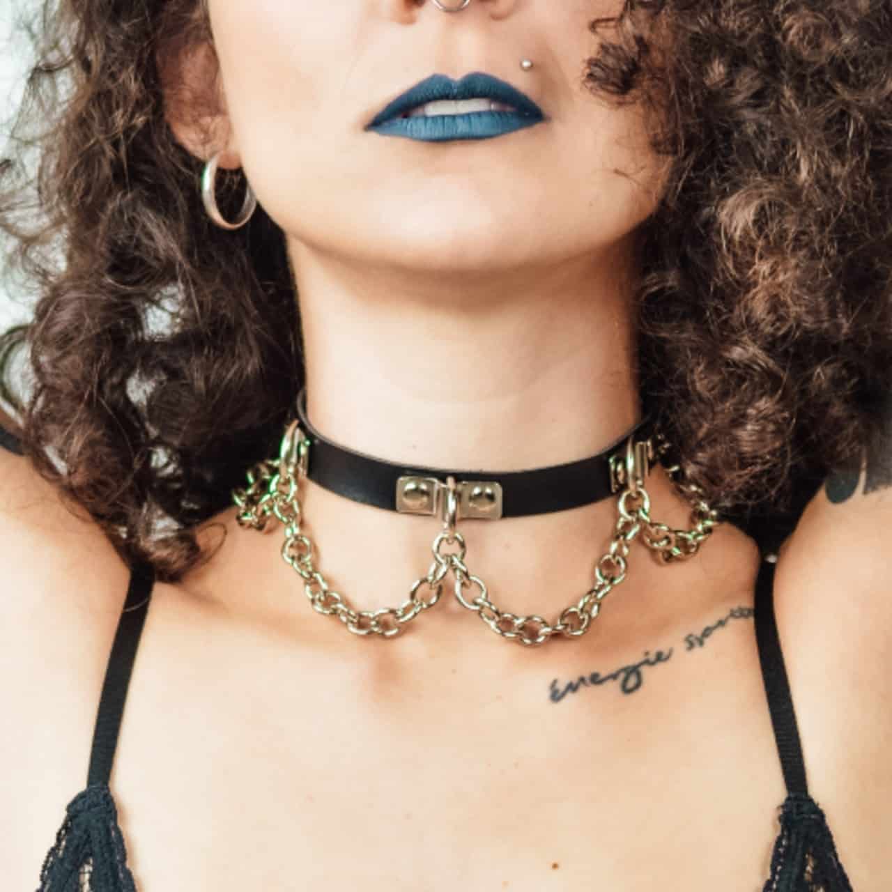 choker preta