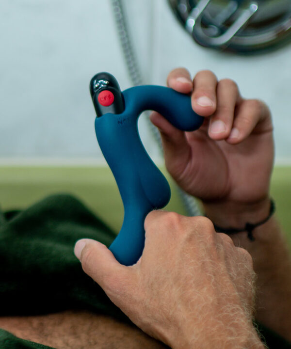 Vibrador de próstata verde da marca Duke Fun Factory, com design ergonômico e controle remoto para p.