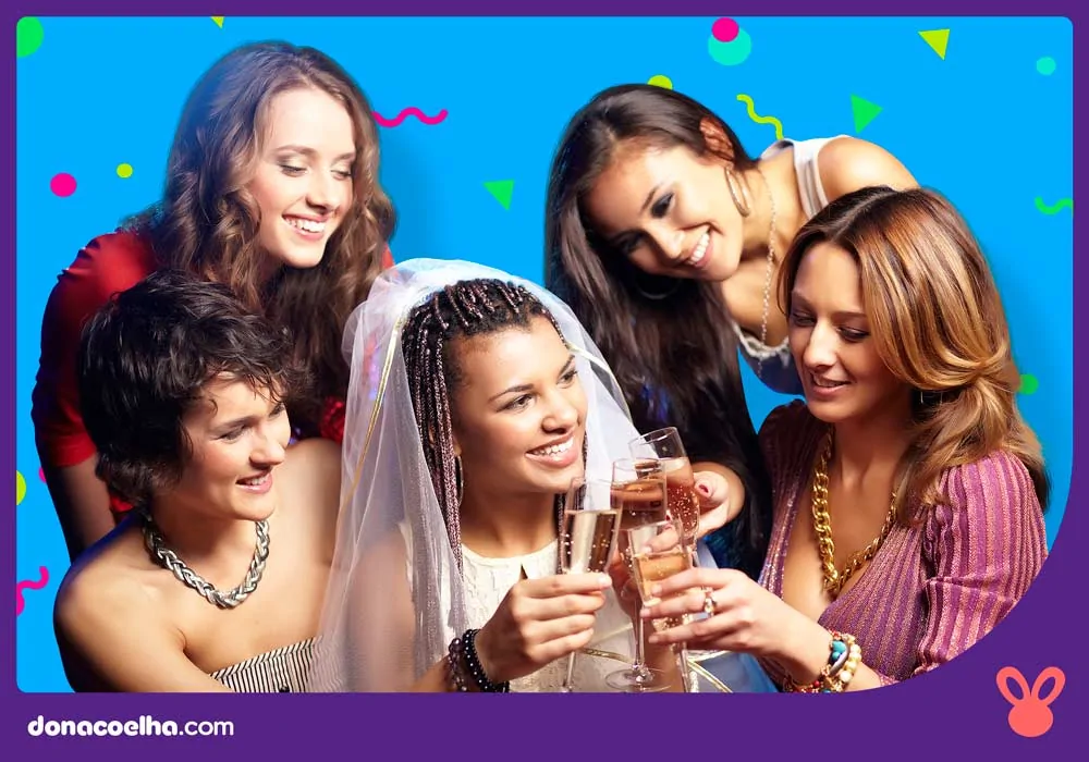 Cinco mulheres celebrando despedida de solteira