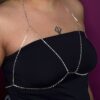 JoiaDeCorpo ContornoSeios Prata01 Joia de Corpo Prateada com Strass