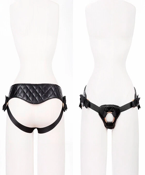 Cinta sensual com detalhes de couro e ajustes ajustáveis, perfeito para aventuras sensuais e looks irresistíveis.
