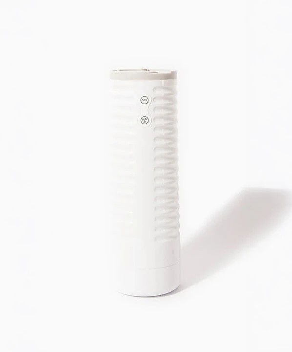 Masturbador Max 2 Lovense branco com design moderno e compacto.