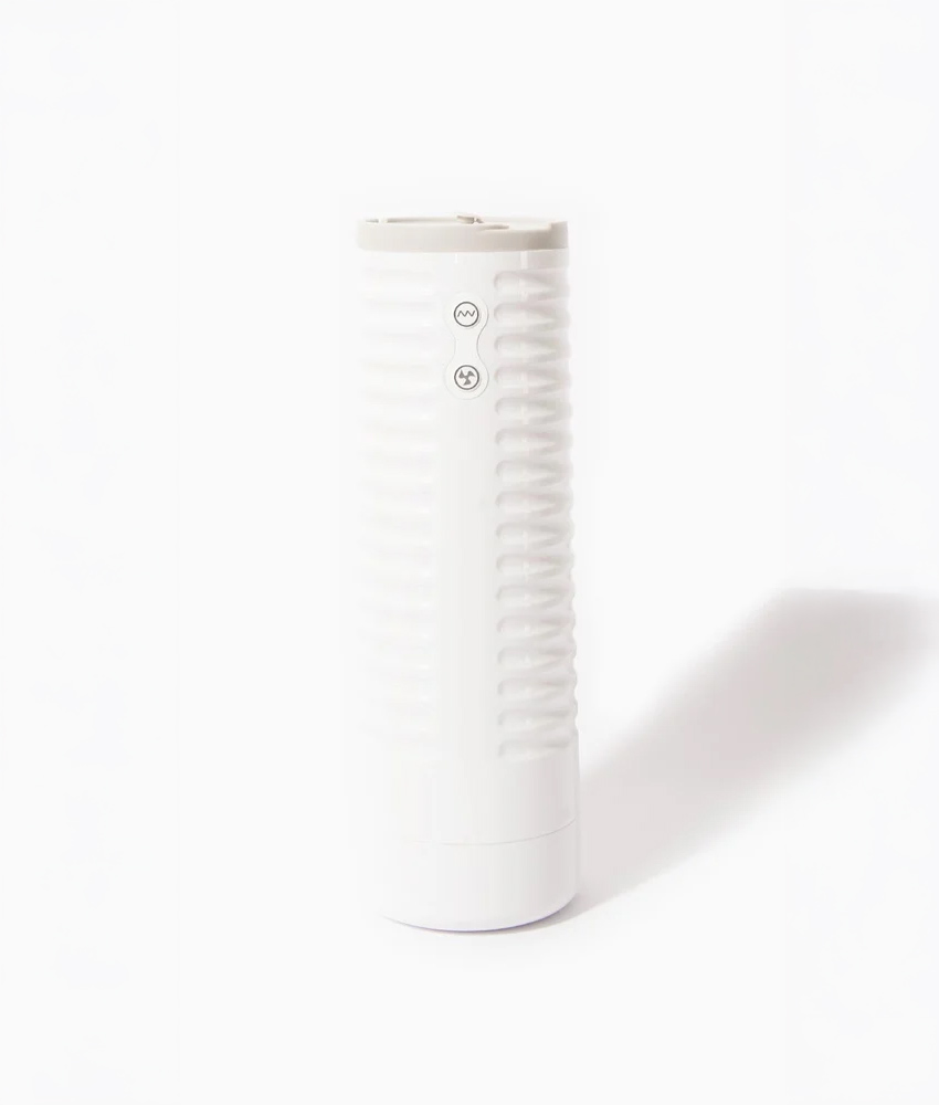 Masturbador Max 2 Lovense branco com design moderno e compacto.