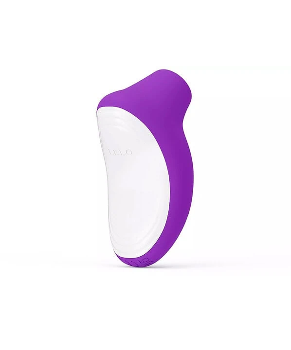 Vibrador feminino com design ergonômico em roxo e branco.