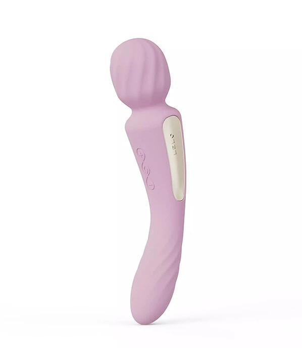 Varinha vibratória dupla em rosa com design ergonômico e controle de intensidade.