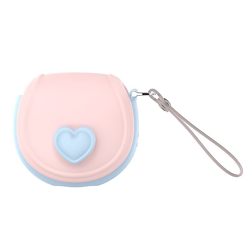 Capa de silicone rosa com detalhe de coração azul, ideal para proteger seu celular com estilo e fofu.