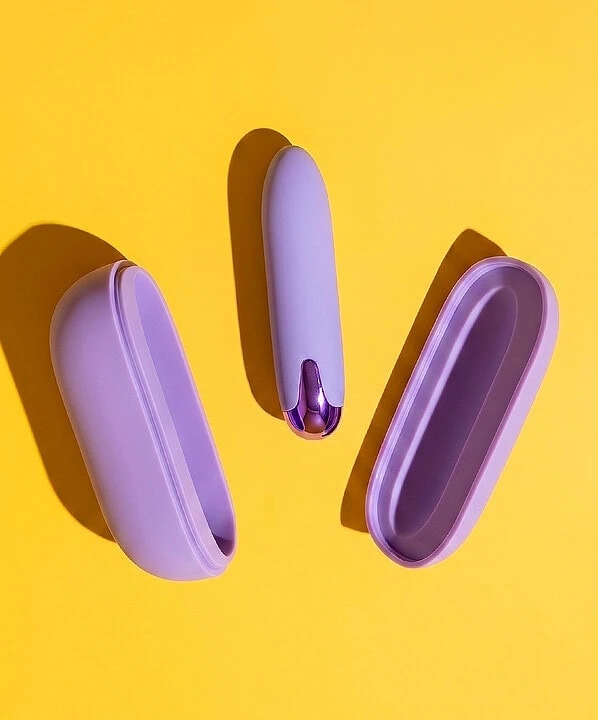 Cálice de silicone rosa para alimentos, fácil de limpar e seguro para crianças.