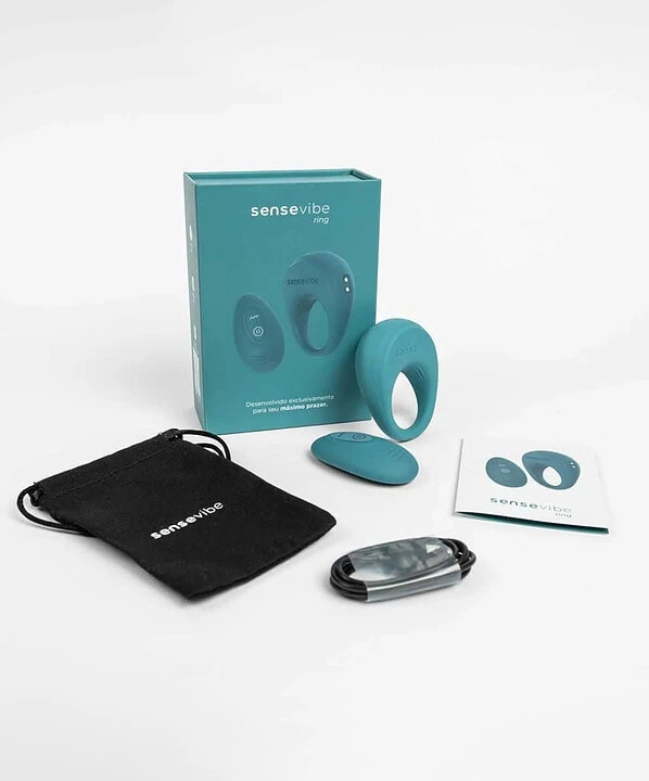 Anel vibratório para prazer, produto da Dona Coelha, com controle remoto e acessórios.