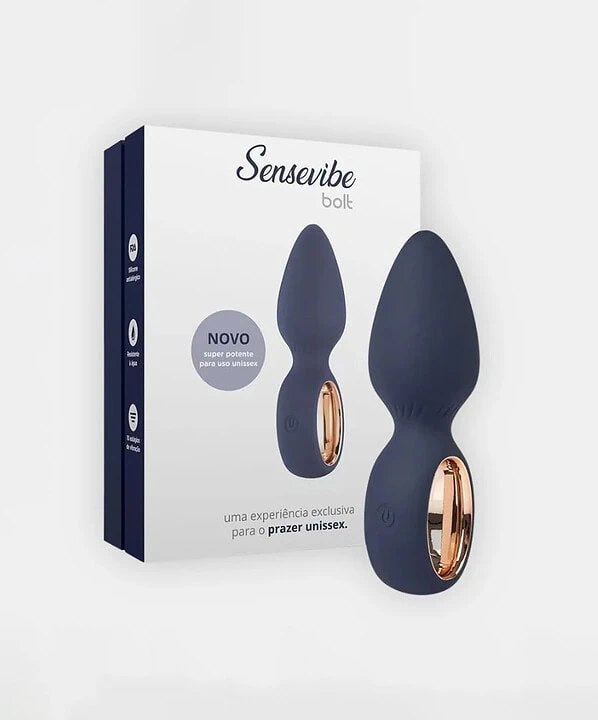 Plug anal vibratório recarregável Sensevibe Bolt em destaque.