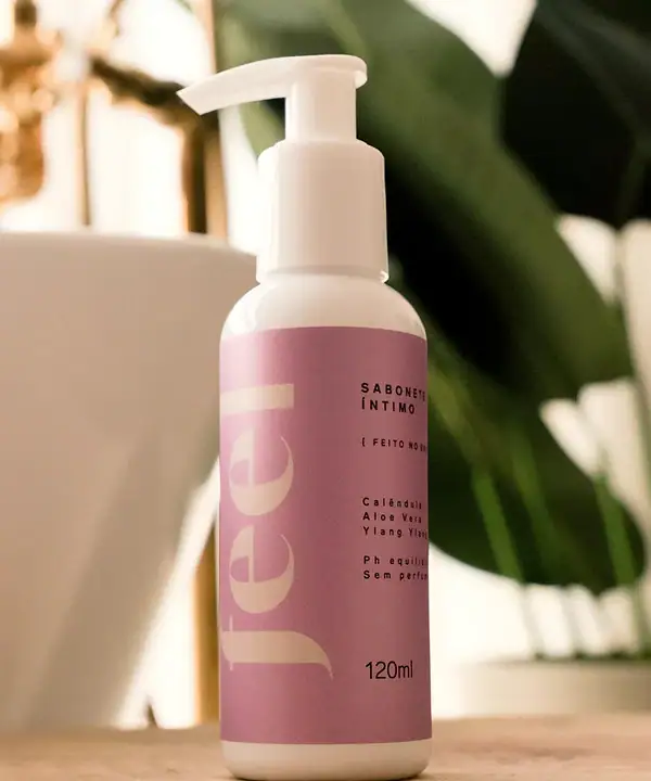 Sabonete íntimo feminino hidratante Feel com aloe vera e ylang ylang.